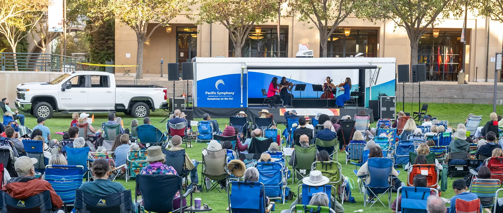 Symphony on the Go truck and audience