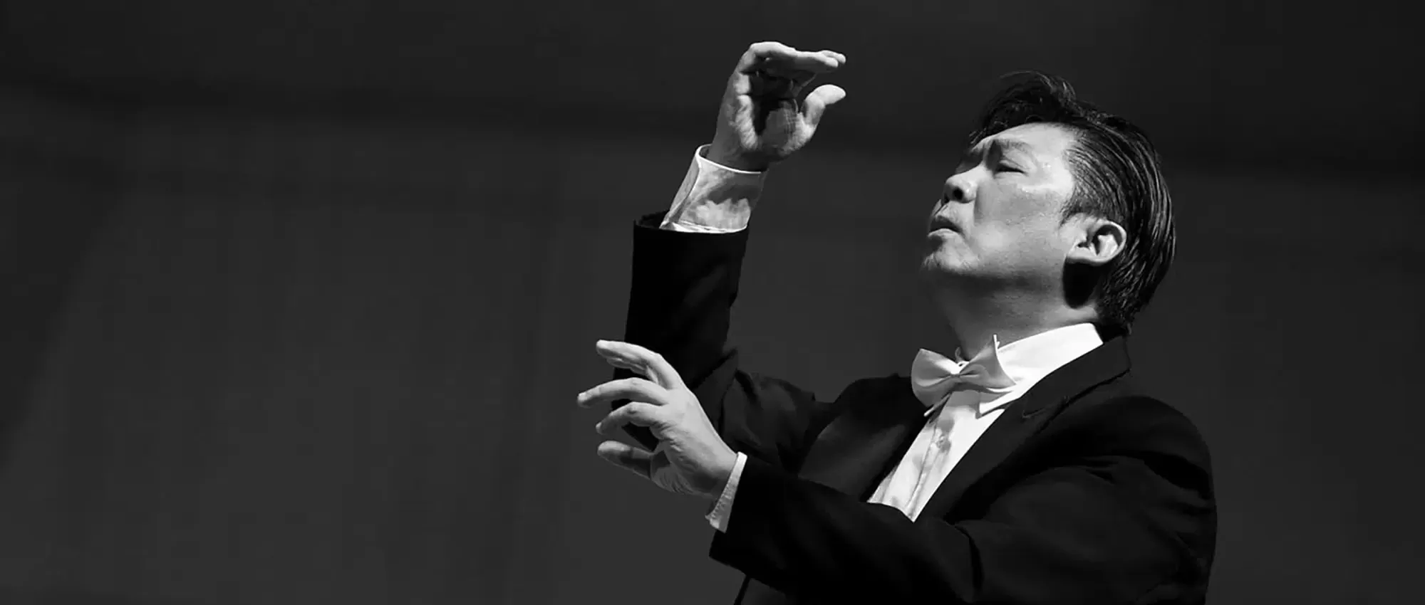 Long Yu Conducts Rachmaninoff
