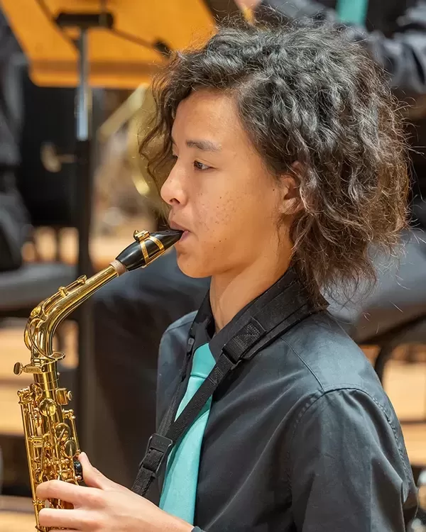 Young musician of Pacific Symphony Youth Concert Band