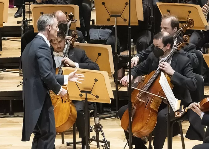 Shelley Conducts Runestad and Beethoven 9