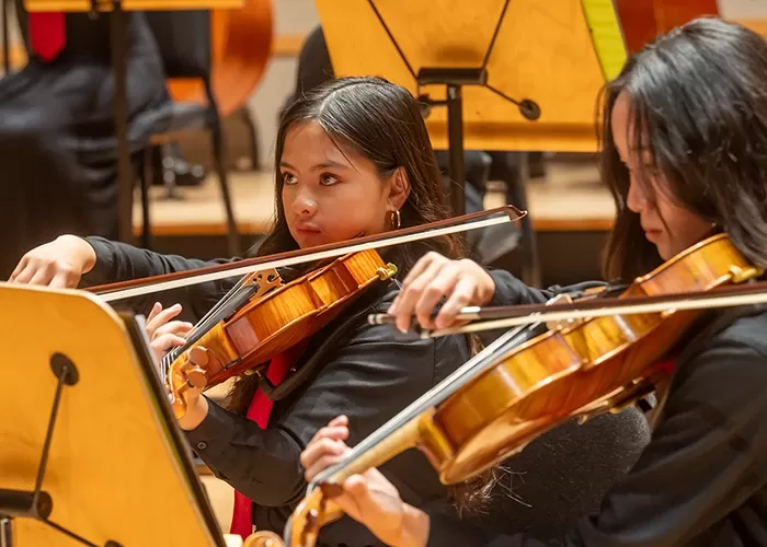 Members of Pacific Symphony Santiago Strings performing