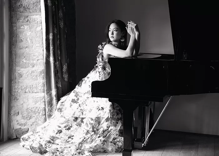 Long Yu Conducts Rachmaninoff